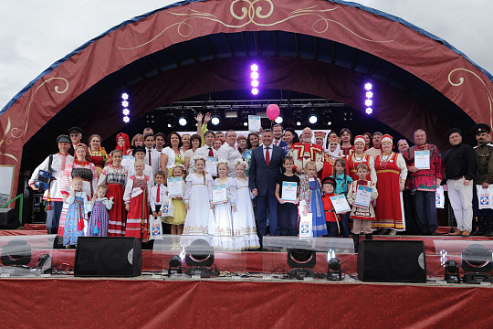 Лучшие семейные коллективы из 10 регионов страны выступили на фестивале «Семья России» в Великом Устюге 